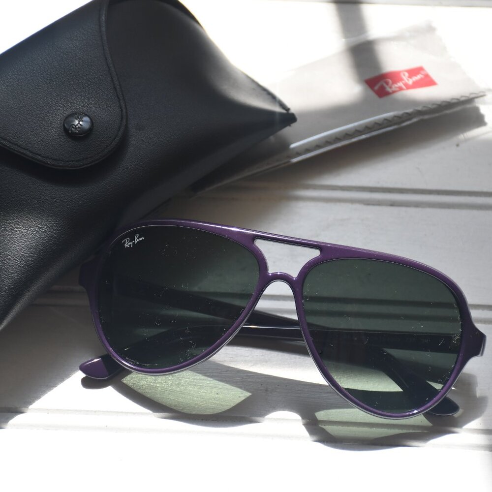 Ray-Ban Women’s 4125 Cats 5000 Aviator Sunglasses Purple Frame
